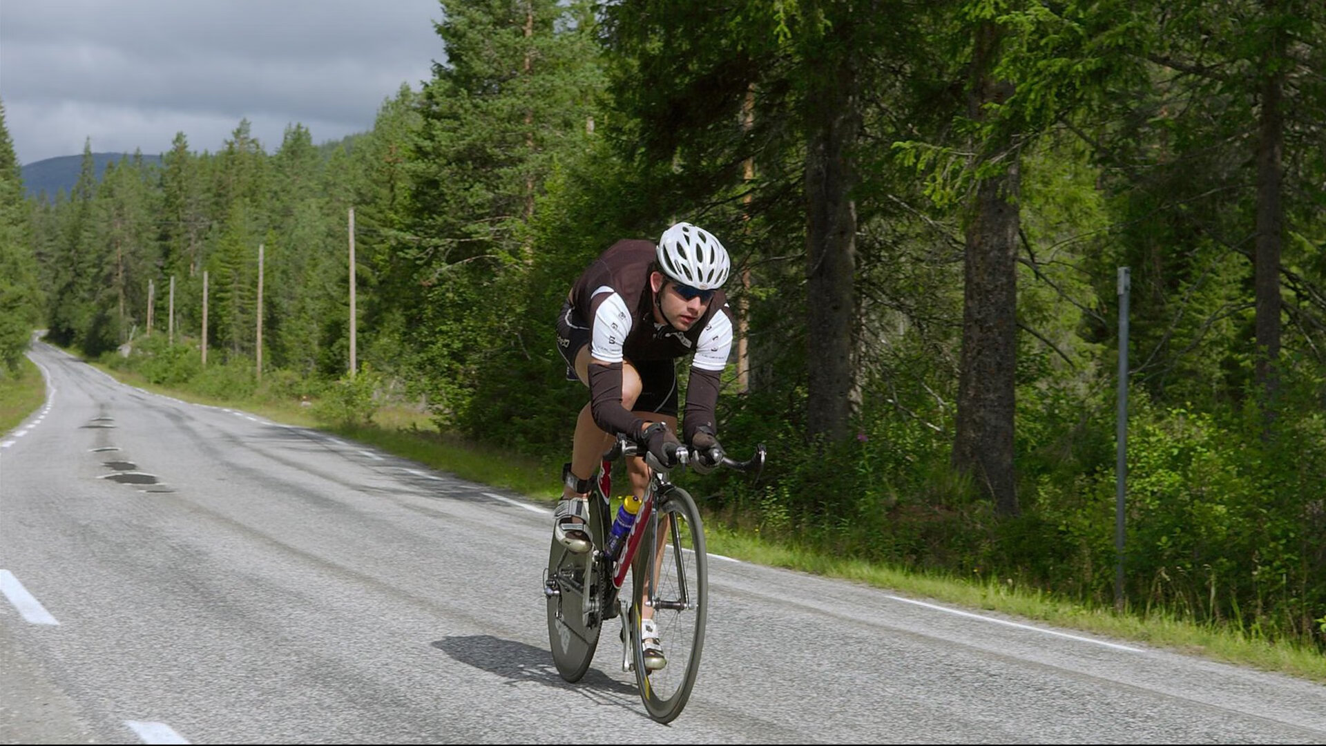 德甲球队高强度对抗中体能消耗与技术失误关系研究,德甲体能测试